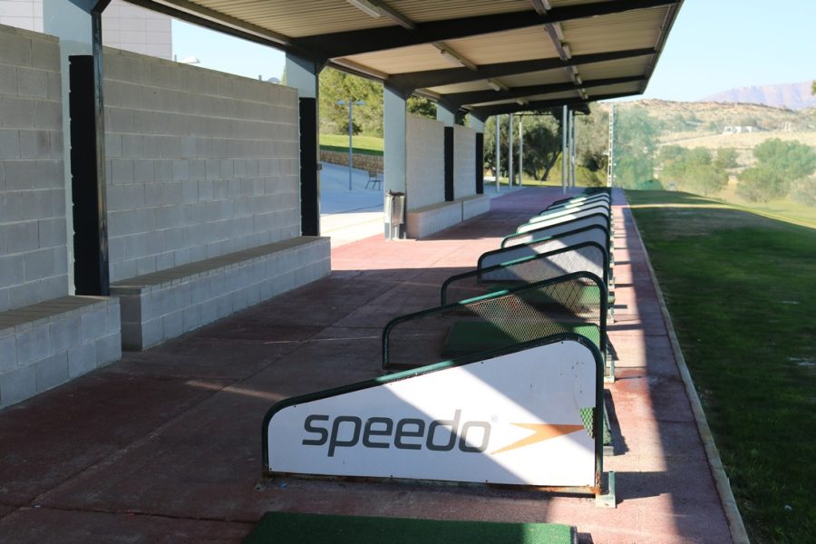 Alenda Golf has a full driving range that allows full drives from the 25 placement mats, there is also a Bunker and pitch & putt practice area.
